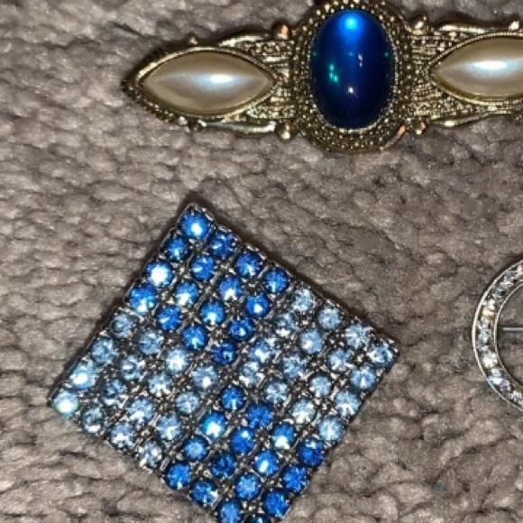 Brooch bundle - Picture 2 of 3